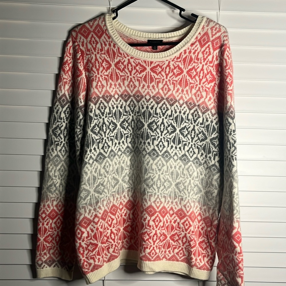 Pullover sweater